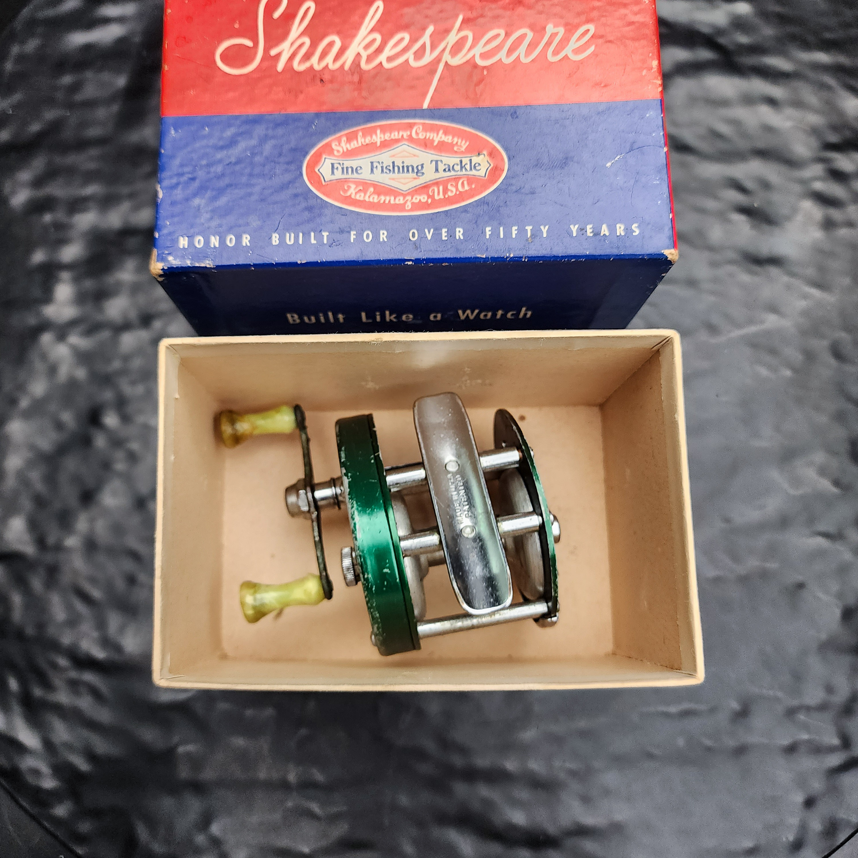 リール Shakespeare 1973D Sportcast MODEL FK Vintage Shakespeare Sportcast No. 1973D Model FK Casting Reel in