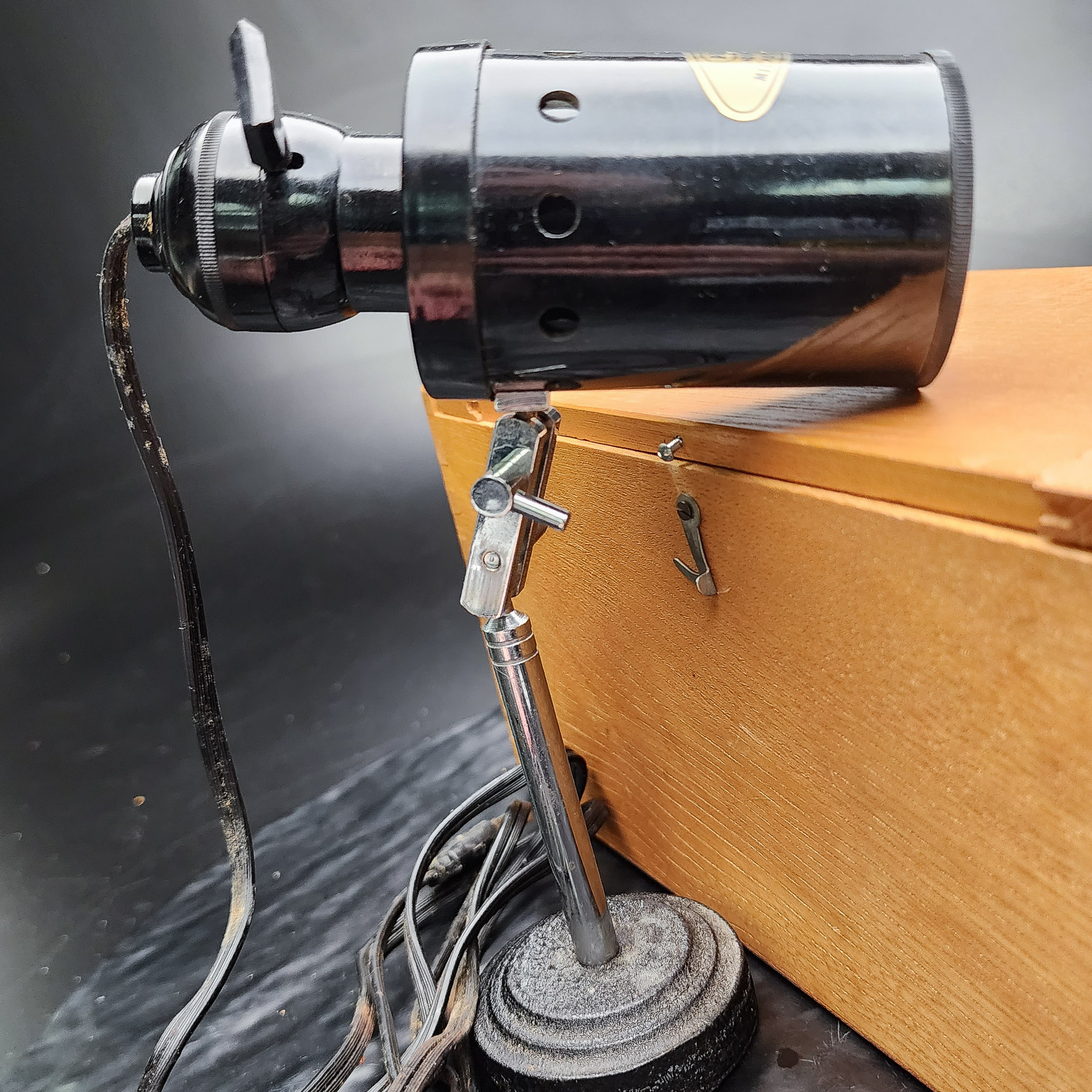 Mint 1970s Perfect Model 804 Microscope with Lamp, Case & Accessories 🔬 - Picture 3 of 12